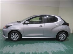 ヤリス ハイブリッド X