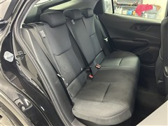 トヨタ プリウス U