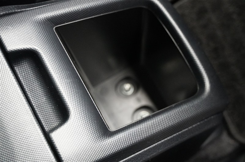 センターコンソールマット欠品