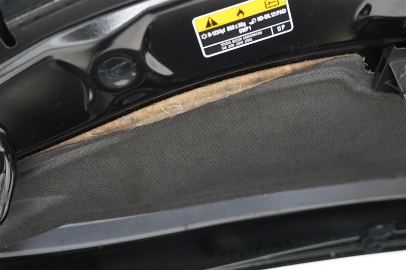 フードインシュレーター捲れ