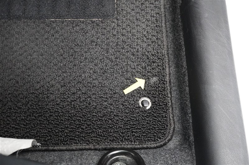 フロアマット焦げ