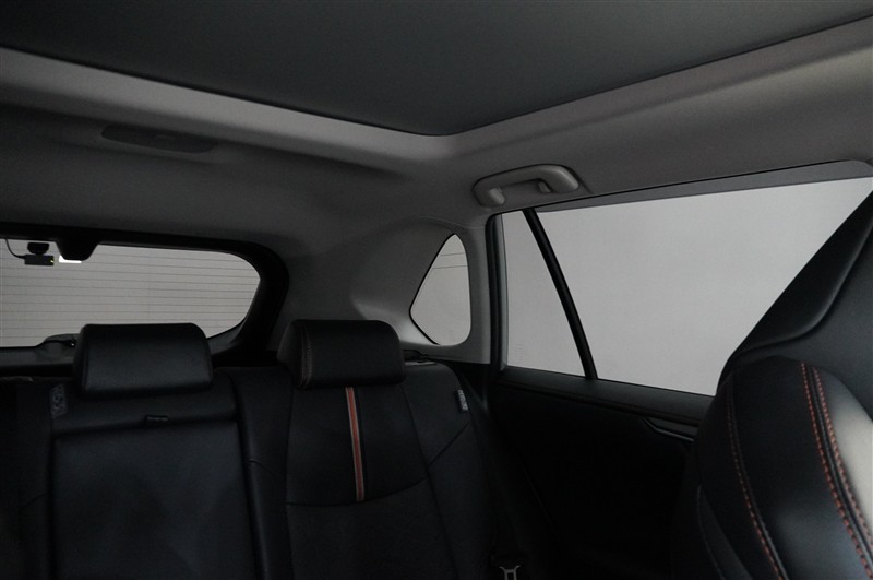 ガラスにフィルム張りあり