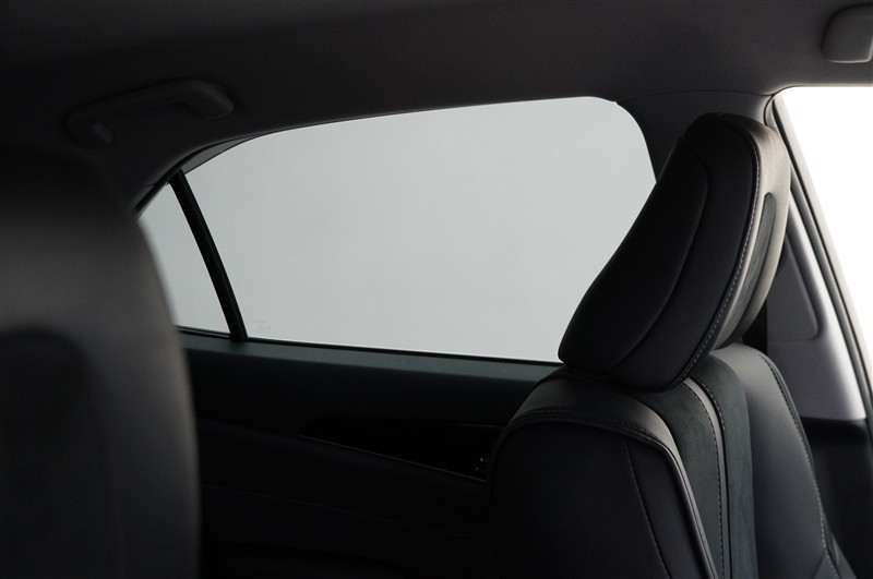 ガラスにフィルム張りあり