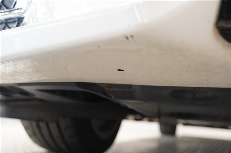 フロントバンパー穴あり