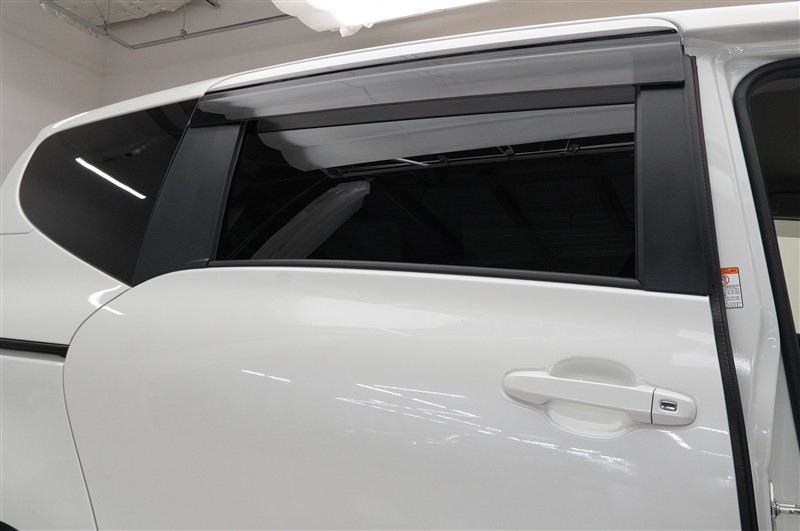 ガラスにフィルム張りあり