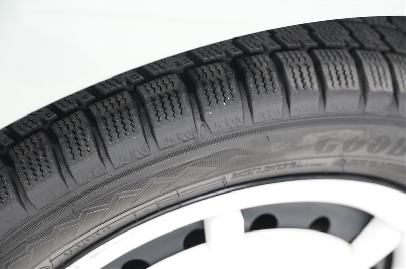 スタッドレスタイヤ装着