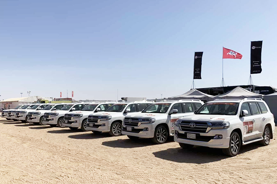 サウジアラビアのトヨタ販売店は主催者にランドクルーザー200を貸与