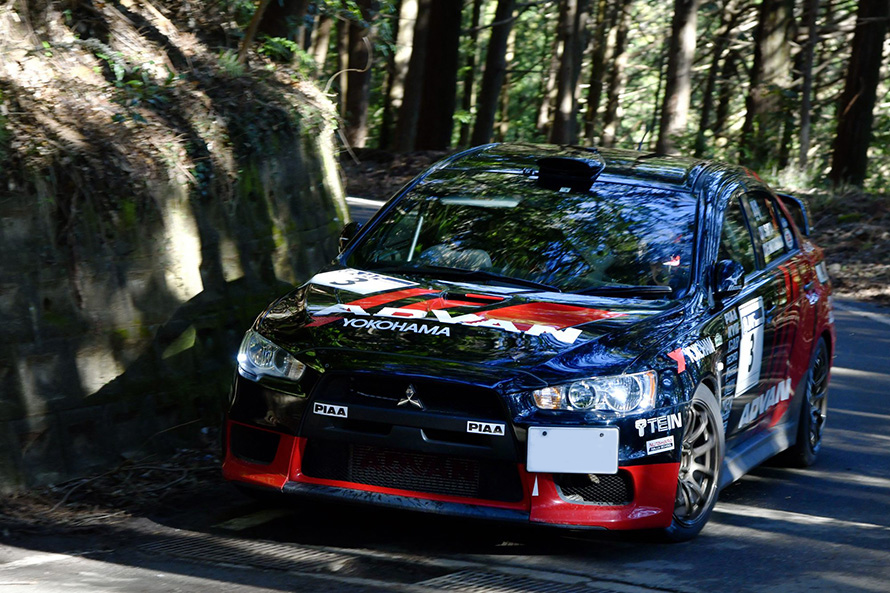 WRCのために生まれたエボリューション。三菱 ランサーエボリューションX