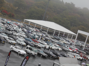 500台のハチマル車が大集合！　ハチマルミーティング