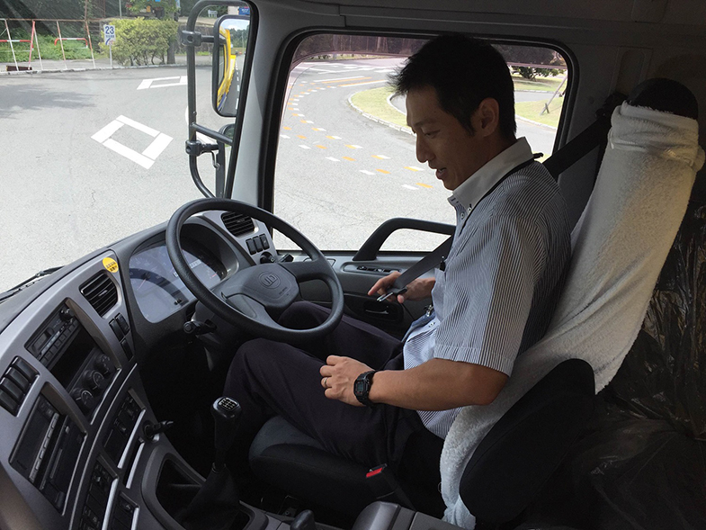 韮崎自動車学校の大型トラック試乗会に行ってみた トヨタ自動車のクルマ情報サイト Gazoo