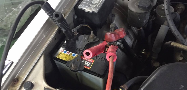 バッテリーが上がってしまったら ジャンプスタートの方法 トヨタ自動車のクルマ情報サイト Gazoo