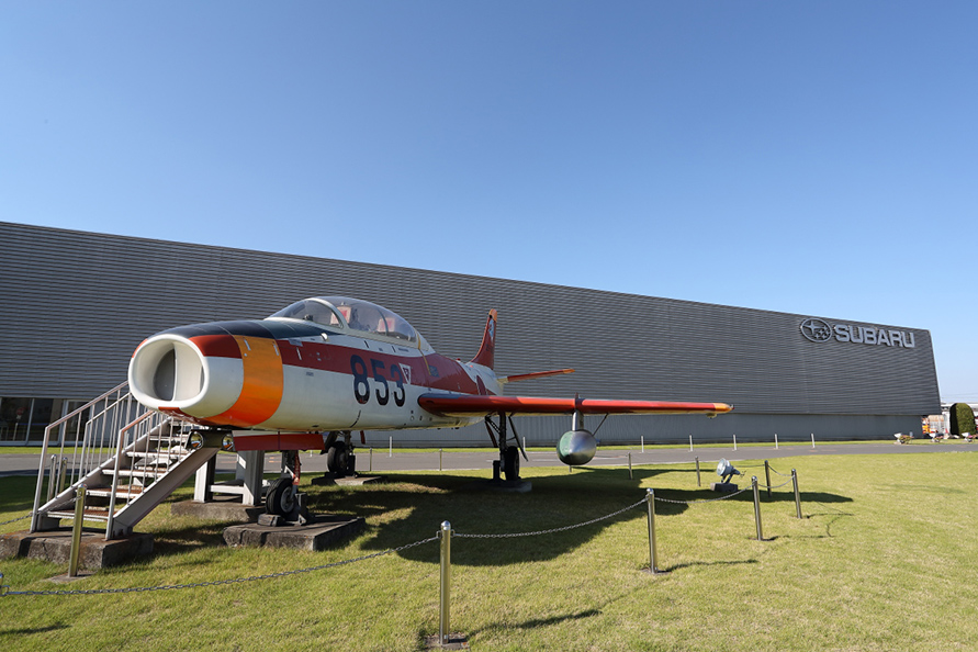 戦後初の国産ジェット練習機T-1「初鷹」