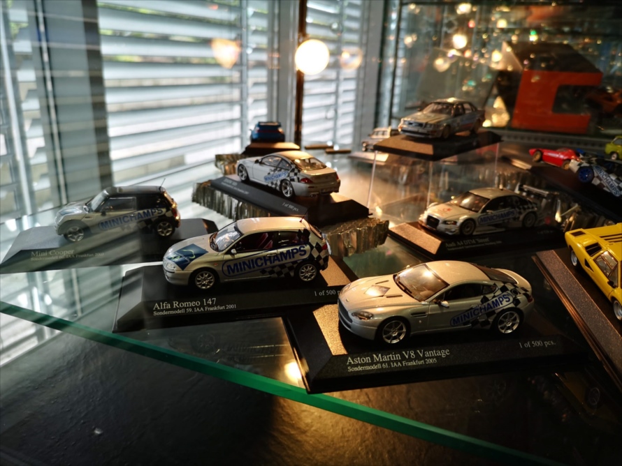 フランクフルトモーターショーを記念して限定発売されたミニカーたち。MINICHAMPSのロゴが入っている