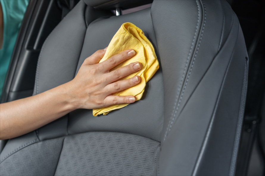 汚れや臭いの原因は 車内をきれいに保つ方法をクリーニング業者に聞いた トヨタ自動車のクルマ情報サイト Gazoo