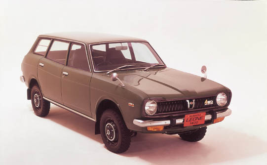スバル「レオーネ4WDエステートバン」1972年（写真：スバル）