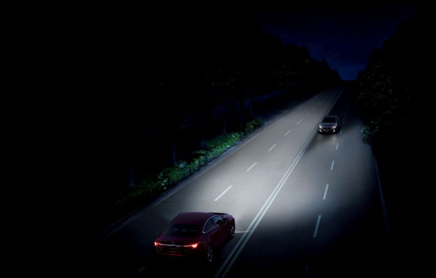 自動でハイビーム切り替えも 急激に進化しているヘッドライトの最新事情 トヨタ自動車のクルマ情報サイト Gazoo