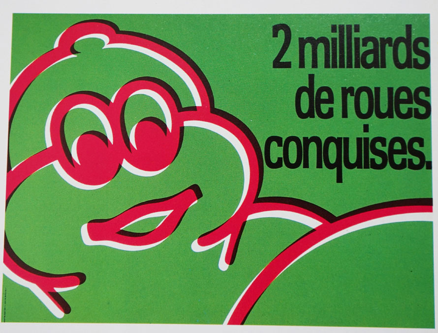 1986年広告代理店が展開したポスターキャンペーンの一部。「20億の車輪を征服！」。製品の新機軸と持ちの良さを土台した新しいメッセージ。『ビバンダムの偉大なる世紀』より（C）MICHELIN