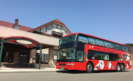 日本にたった3台！　北海道地元食材と見晴らし抜群のレストランバスに乗ってみた