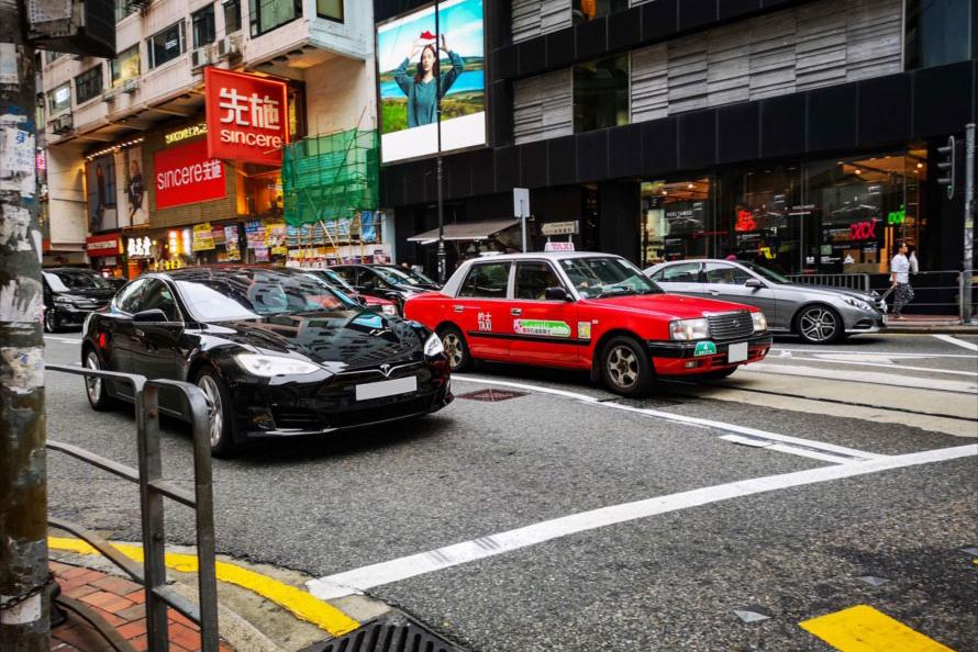 テスラが多い理由とは？ 現地で感じたマカオと香港のクルマ事情