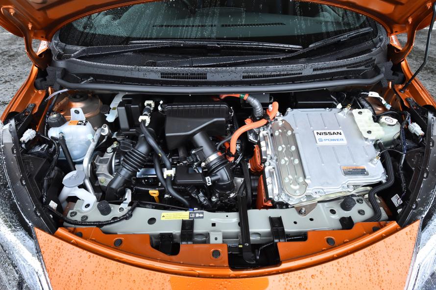 ノートe-POWERのパワーユニット。NISMO仕様車も最高出力や最大トルクなど基本的なスペックは同じだが、特別チューンのVCM（Vehicle Control Module）が搭載される。