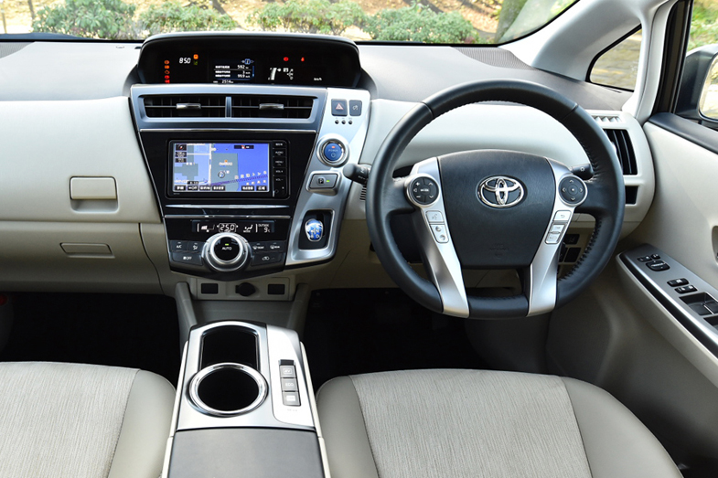 トヨタ プリウスα 運転席まわりの機能装備 徹底検証 | トヨタ自動車の