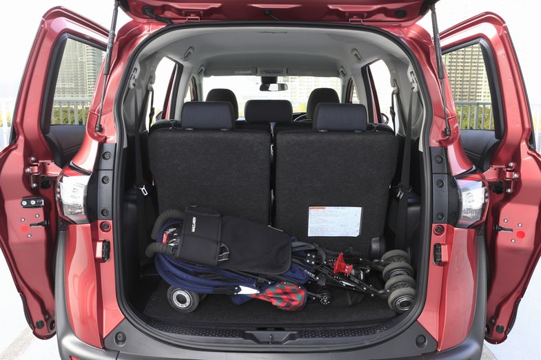 シエンタのうれしい機能 荷物をたっぶり積める大容量ラゲージスペース トヨタ自動車のクルマ情報サイト Gazoo