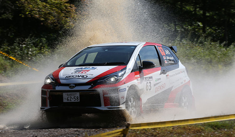 全日本ラリー 国内で最も過酷でタフな高速ラリー Tgr Vitz Grmn Rallyはコースアウトでリタイア トヨタ自動車のクルマ情報サイト Gazoo
