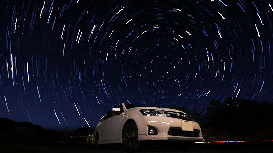 Gazoo写真教室 23限目 星の軌跡をバックに愛車を撮ろう トヨタ自動車のクルマ情報サイト Gazoo