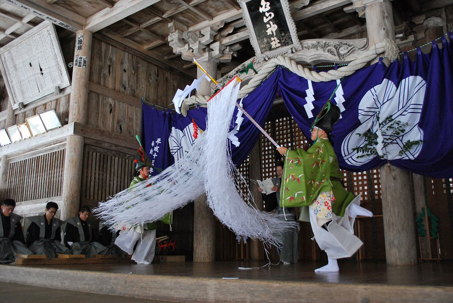 毎年大勢の人が集まる六日祭。開催場所である長滝白山神社には、白山信仰ゆかりの文化財が残る。