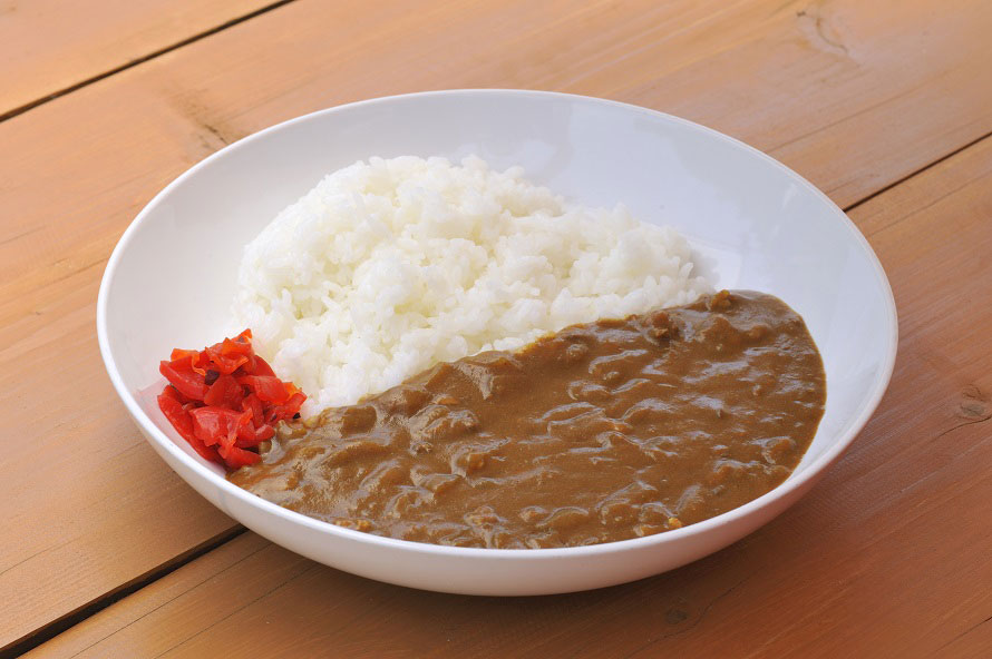 店長が海上自衛隊時代に作っていたという「海自カレー」800円も、人気メニュー。