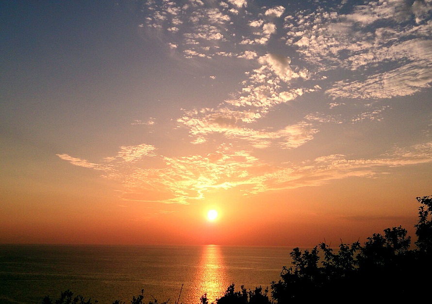海と夕日が美しい！絶景一望の淡路サンセットラインをドライブ 兵庫県洲本市 | トヨタ自動車のクルマ情報サイト‐GAZOO