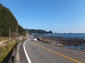 絶景ドライブルート　世界遺産が点在する熊野灘沿いを走る　和歌山県串本町