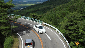 絶景ドライブルート　筑波山中腹へのワインディングロード　茨城県土浦市