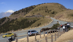 絶景ドライブルート　箱根外輪山西側を走る絶景稜線ルート　静岡県御殿場市