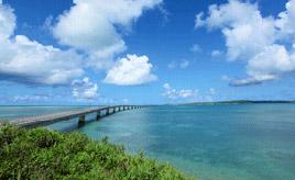 絶景ドライブルート　青い海を無料で渡れる、日本一長い橋　沖縄県宮古島市