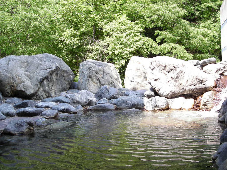 温泉施設は「山桜の湯」と「リンドウの湯」があり、日によって男湯・女湯が入れ替わる。