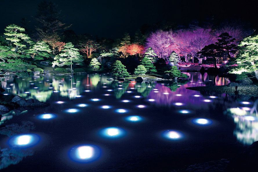 1万球のイルミネーションで光輝く庭園 由志園 のニューイヤーイルミネーションへ行こう 島根県松江市 トヨタ自動車のクルマ情報サイト Gazoo