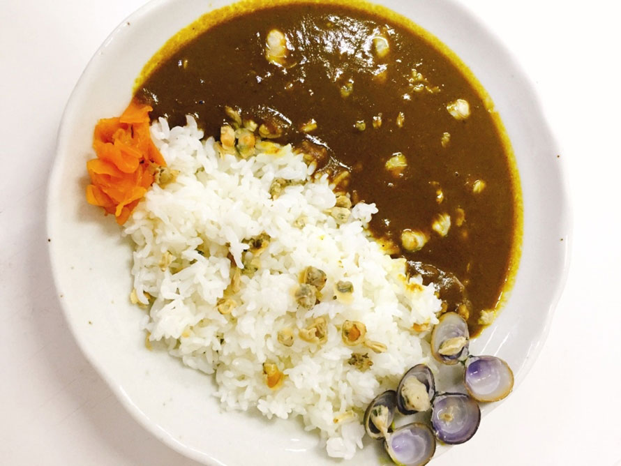 シジミの里、大任町ならではのグルメ「しじみカレー」600円（税込）。シジミの旨味がカレーに溶けこんで、奥深い味わい。