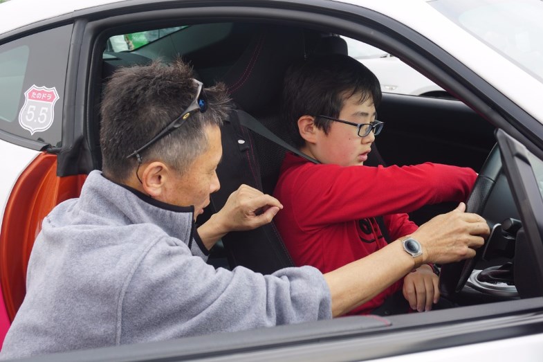 スポーツカーで初運転 18才未満限定 U 18運転講習会 へ行ってきた トヨタ自動車のクルマ情報サイト Gazoo