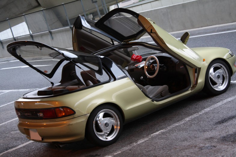 クルマ好き学生の愛車紹介 唯一無二の存在感 90年代風カスタムのトヨタ セラ トヨタ自動車のクルマ情報サイト Gazoo