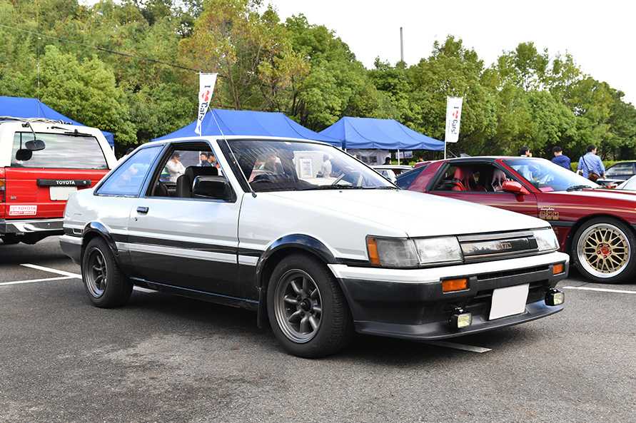 トヨタ カローラレビン GT-APEX（1984年式）