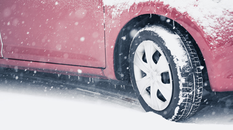 雪でタイヤがスタックしてしまった時の脱出法 意外と知らないクルマの取説 トヨタ自動車のクルマ情報サイト Gazoo