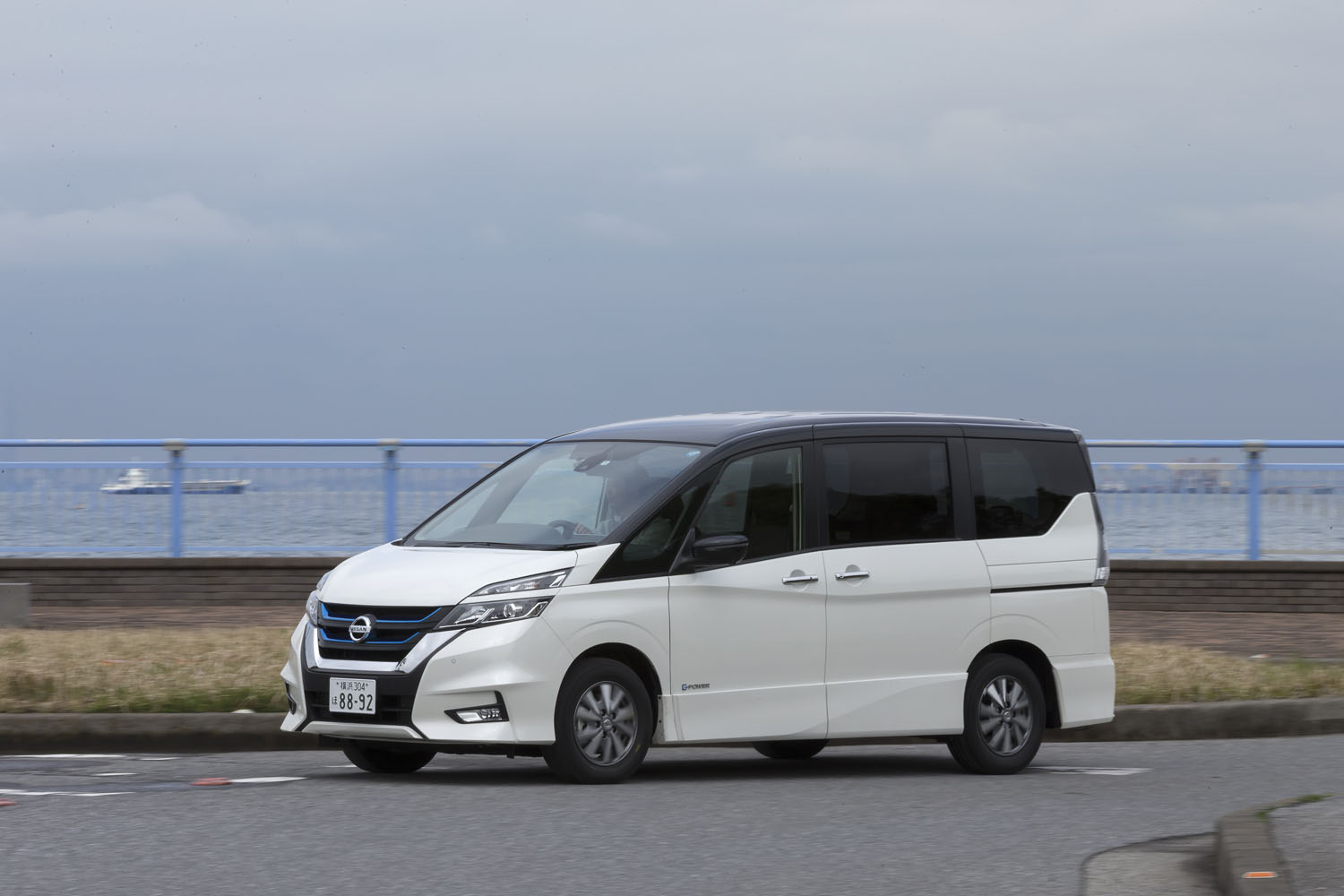 Япония трейд авто из японии кореи. Nissan Serena 2017. Ниссан Серена с27. Nissan Serena c27. Nissan Serena 2023.