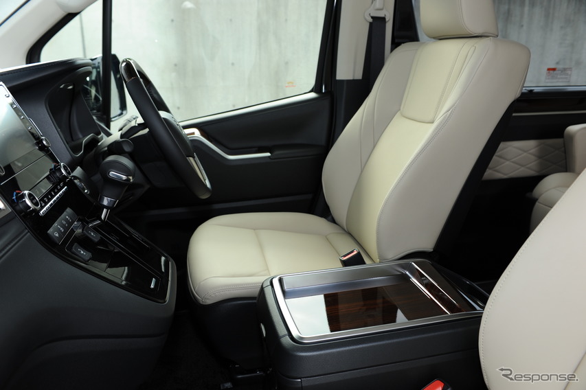 トヨタ グランエース 新型フルサイズワゴンの空間と質感 東京モーター