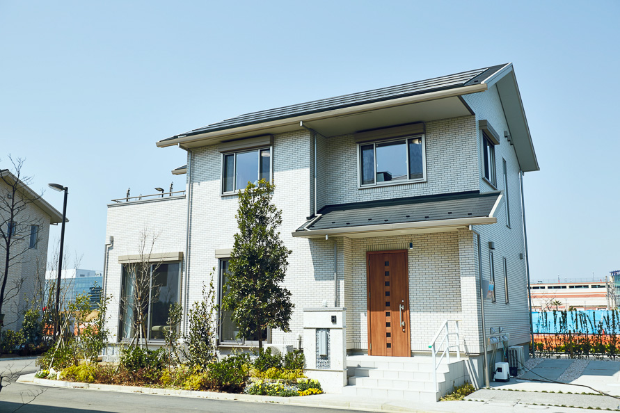 Fujisawa SSTの戸建て住宅は、パナソニック ホームズと三井不動産グループが中心となり建築しており、整然としてはいるが、それぞれデザインが異なり個性がある