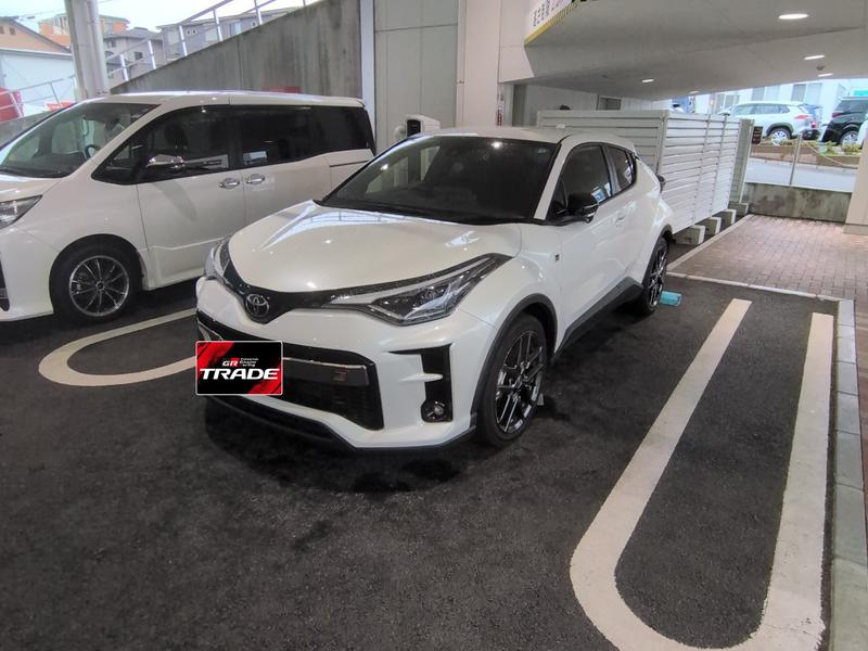 トヨタ C-HR S-T GRスポーツ